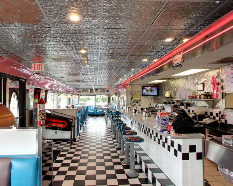 Grand Diner (Dons of Traverse City) - 2013 Dons Tc Photo (newer photo)